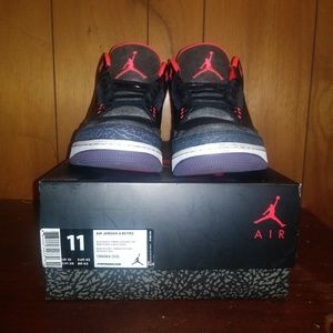 Air Jordan 3 crimson